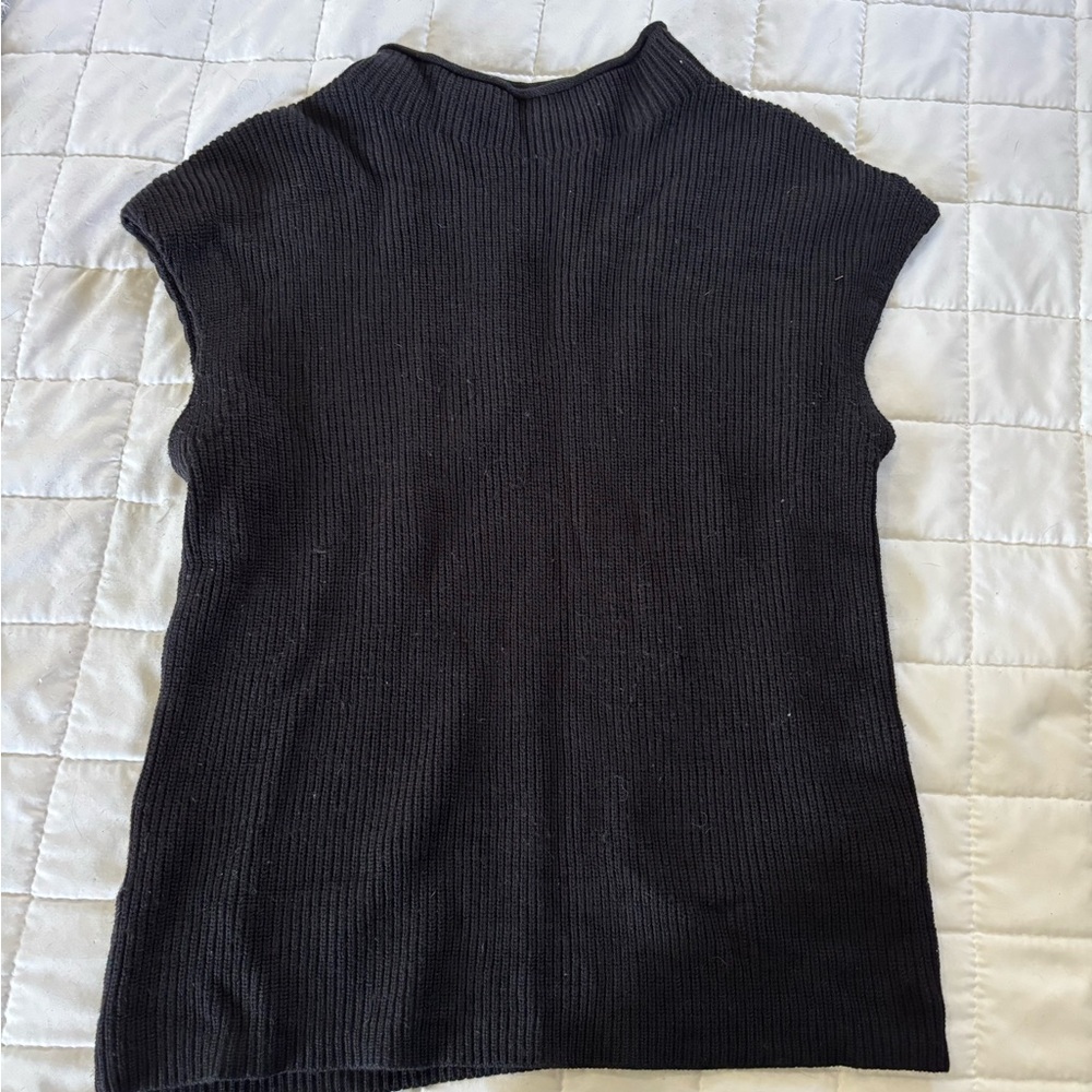 Women's Black Ribbed Knit Top